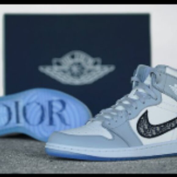 Christian Dior x Nike shoes - Picture 3 of 3